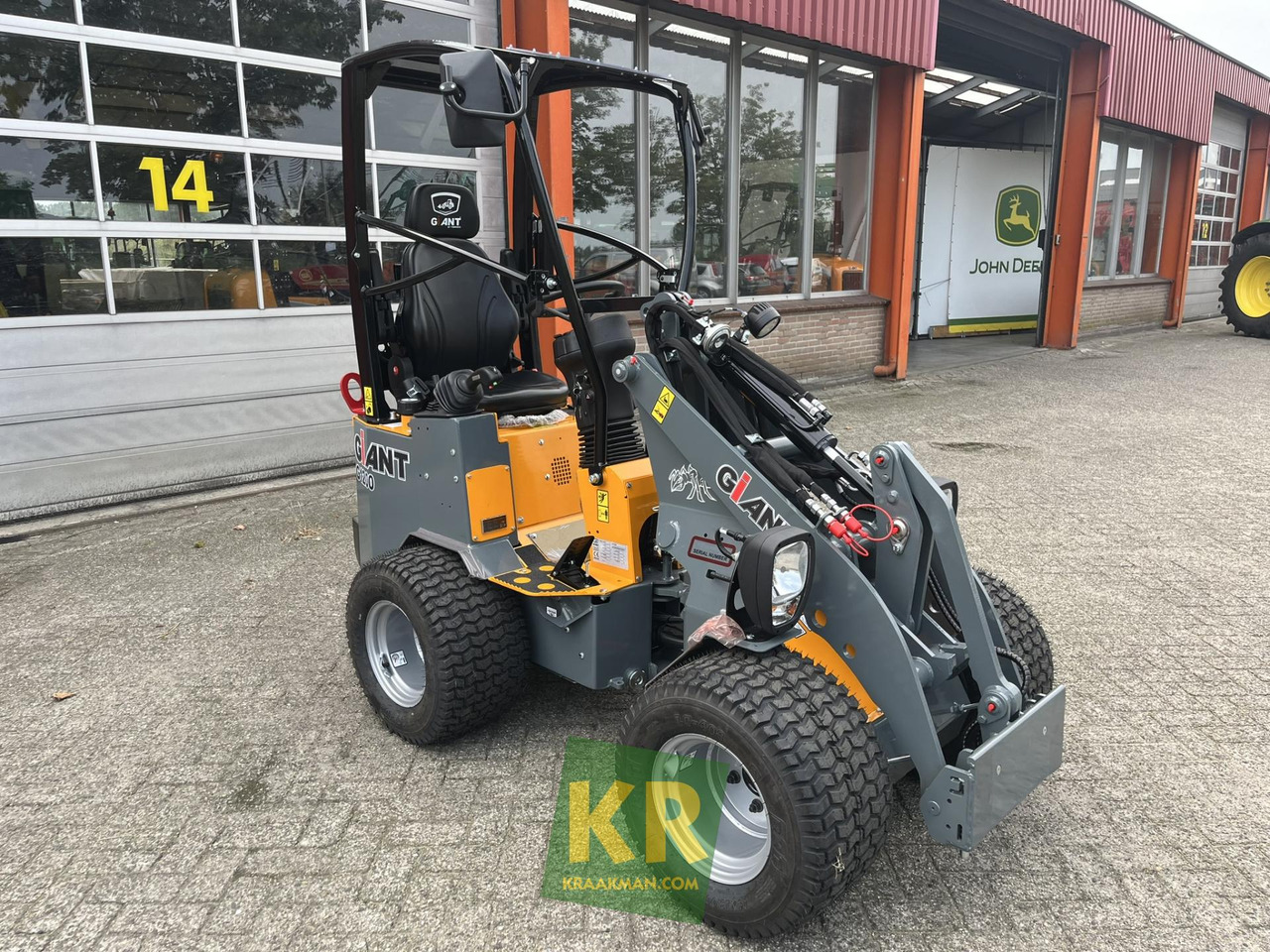G1200 Giant - Земјоделски натоварувач: слика 2 G1200 Giant - Земјоделски натоварувач: слика 2