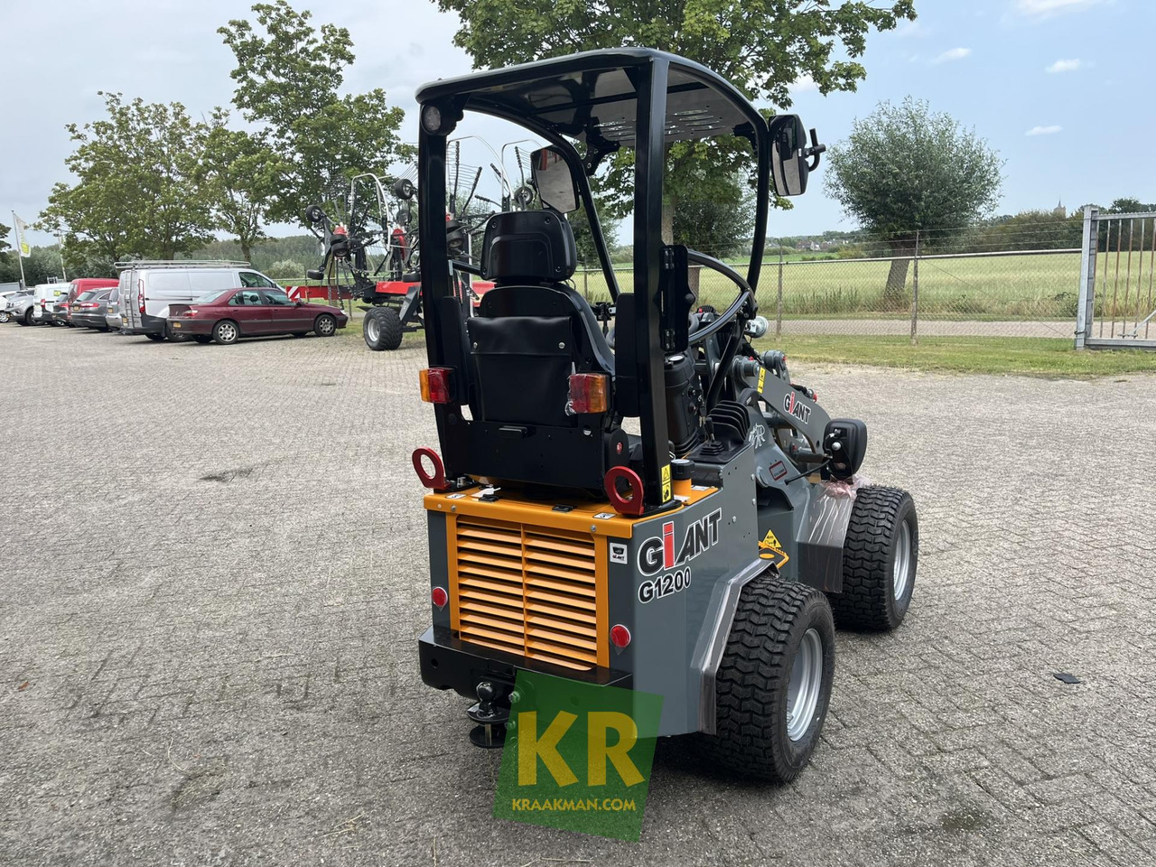 Giant G1200 - Земјоделски натоварувач: слика 4 Giant G1200 - Земјоделски натоварувач: слика 4