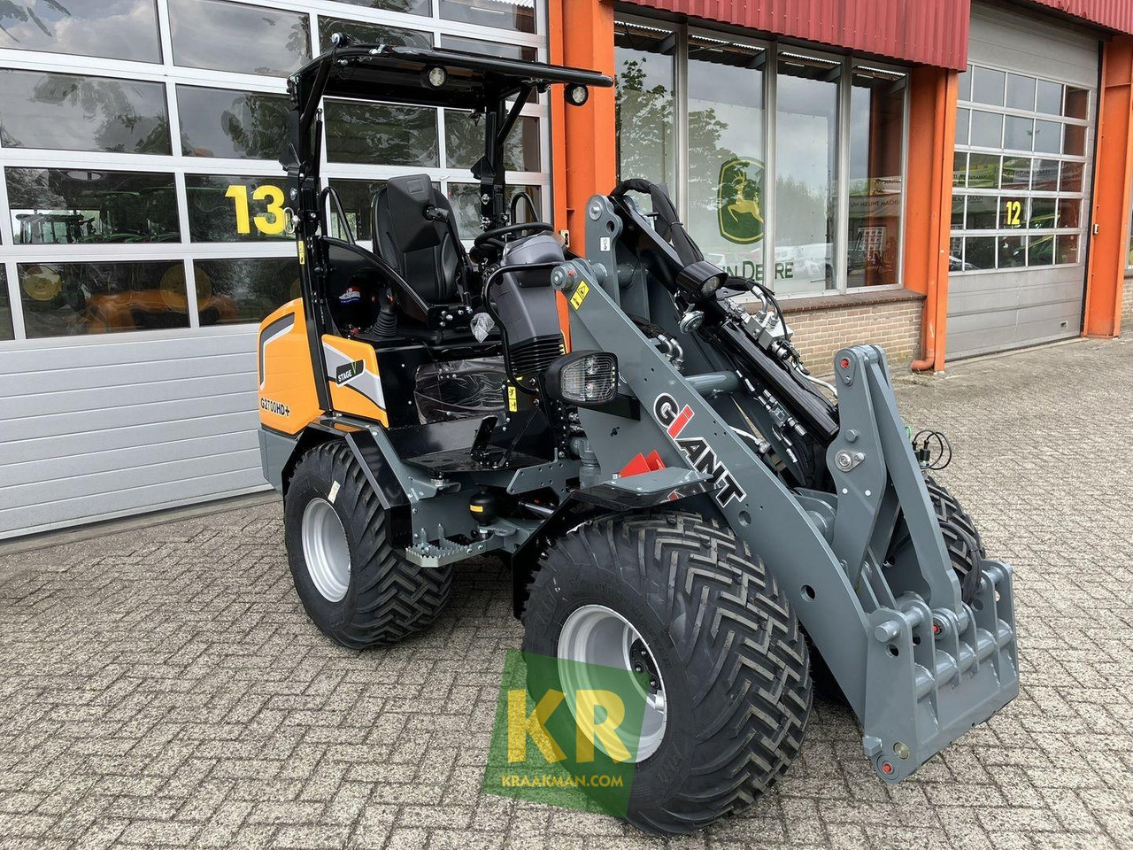 Giant G2700 HD  - Земјоделски натоварувач: слика 2 Giant G2700 HD  - Земјоделски натоварувач: слика 2