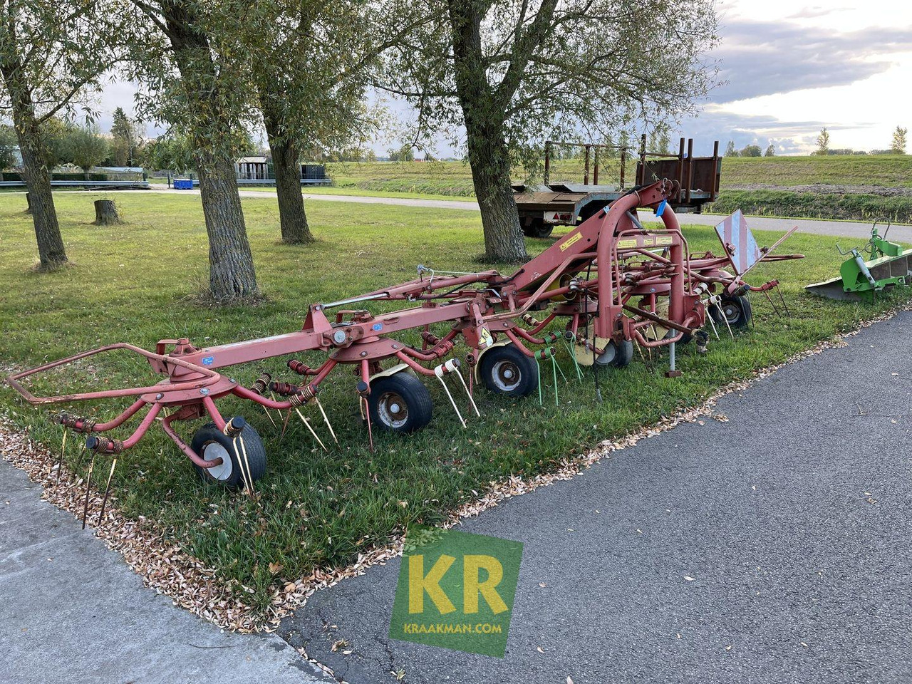 Krone KW 6.40/6 schudder - Превртувач и гребло: слика 2 Krone KW 6.40/6 schudder - Превртувач и гребло: слика 2