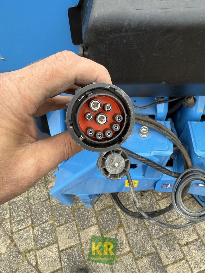 Lemken Polaris 14 - Распрскувач на вештачко ѓубриво: слика 1 Lemken Polaris 14 - Распрскувач на вештачко ѓубриво: слика 1