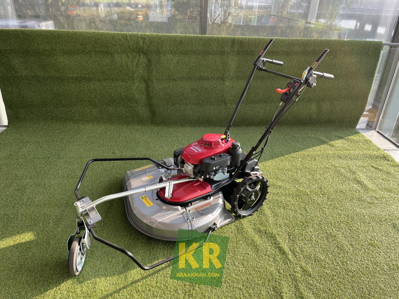 UMK Honda  - Градинарска косилка: слика 1 UMK Honda  - Градинарска косилка: слика 1