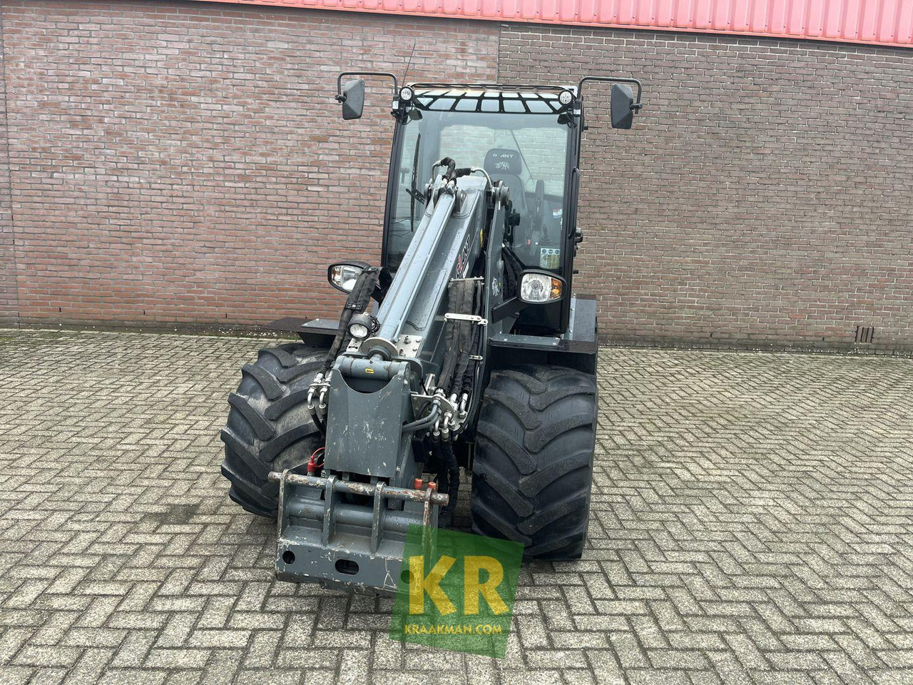 V5003 Giant - Земјоделски натоварувач: слика 5 V5003 Giant - Земјоделски натоварувач: слика 5