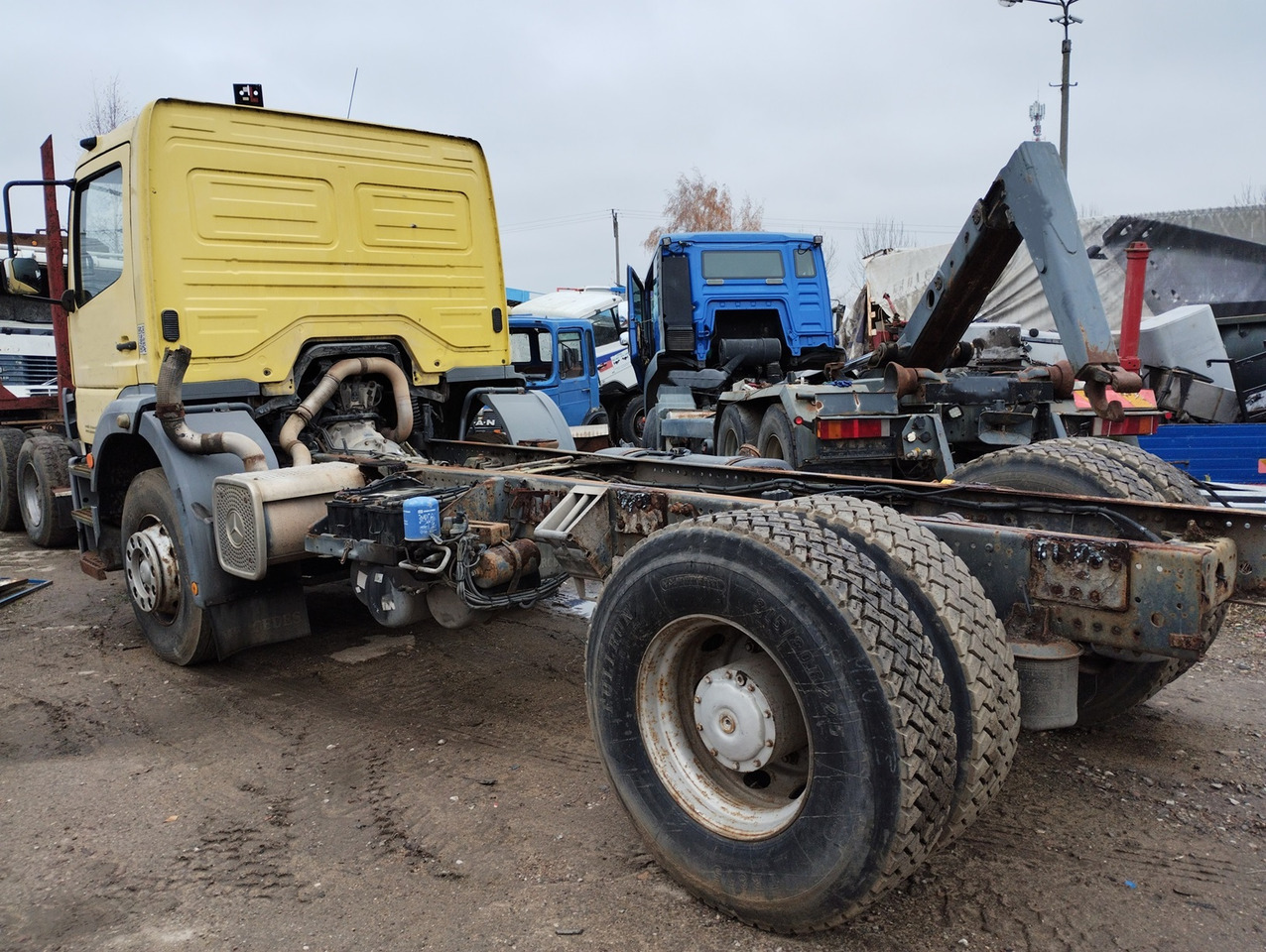 MERCEDES-BENZ ATEGO 1823 - Камион со кабинска шасија: слика 2 MERCEDES-BENZ ATEGO 1823 - Камион со кабинска шасија: слика 2