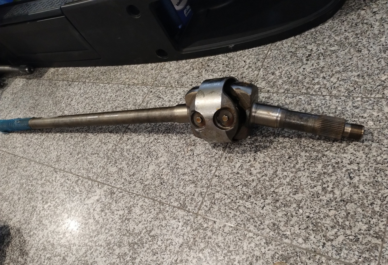 MERCEDES-BENZ PÓŁOŚ NAPĘDOWA DRIVE SHAFT 1824 1827 SK AL3 6523300401 - Оска и делови: слика 1 MERCEDES-BENZ PÓŁOŚ NAPĘDOWA DRIVE SHAFT 1824 1827 SK AL3 6523300401 - Оска и делови: слика 1