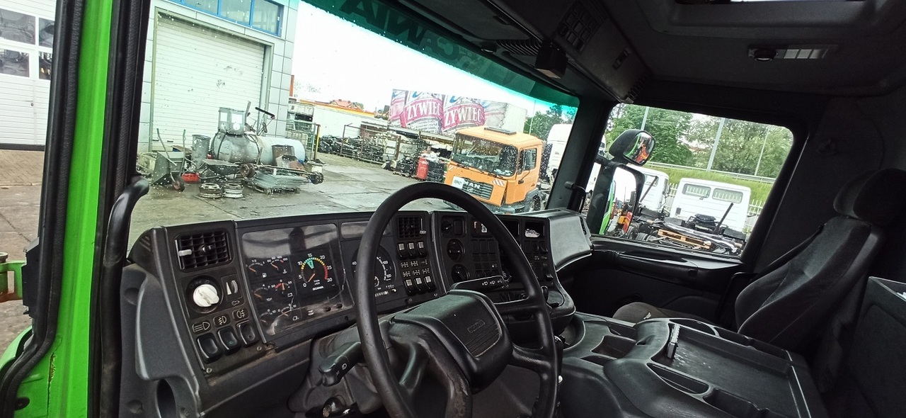 SCANIA P124 360 6x6 - Камион со кабинска шасија: слика 4 SCANIA P124 360 6x6 - Камион со кабинска шасија: слика 4