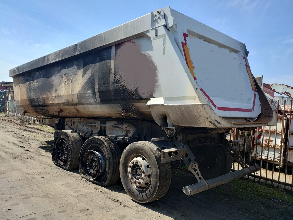 SCHMITZ CARGOBULL GOTHA 26 m3 SGF S3 2015 - Кипер полуприколка: слика 1 SCHMITZ CARGOBULL GOTHA 26 m3 SGF S3 2015 - Кипер полуприколка: слика 1