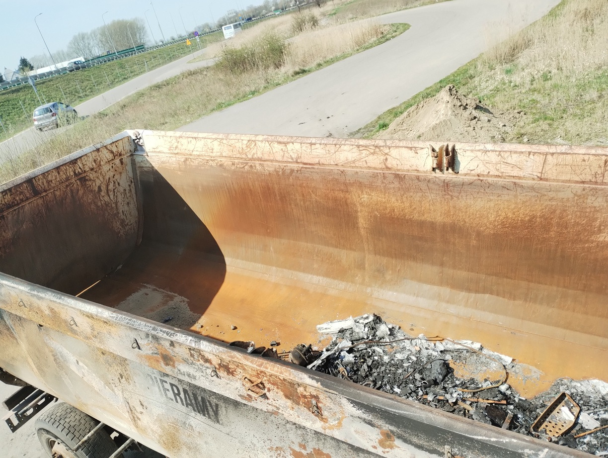 SCHMITZ CARGOBULL GOTHA 26 m3 SGF S3 2015 - Кипер полуприколка: слика 3 SCHMITZ CARGOBULL GOTHA 26 m3 SGF S3 2015 - Кипер полуприколка: слика 3