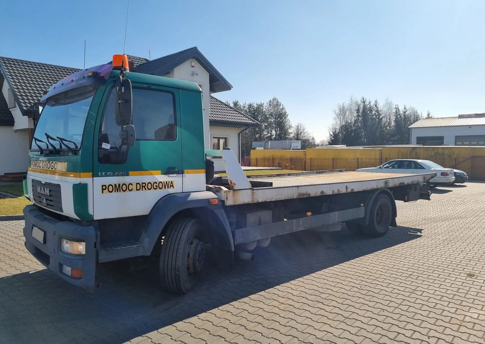 MAN LE 15 220 - Камион за влечење: слика 1 MAN LE 15 220 - Камион за влечење: слика 1