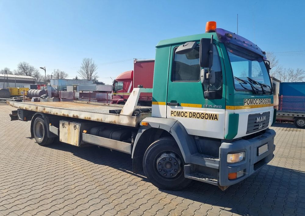 MAN LE 15 220 - Камион за влечење: слика 2 MAN LE 15 220 - Камион за влечење: слика 2