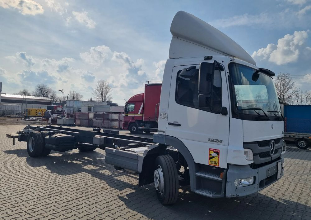 Mercedes-Benz Atego 1224 - Камион со кабинска шасија: слика 2 Mercedes-Benz Atego 1224 - Камион со кабинска шасија: слика 2