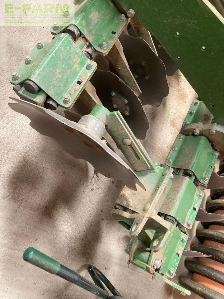 Amazone Catros 3003 - Ситнач со дискови: слика 4 Amazone Catros 3003 - Ситнач со дискови: слика 4
