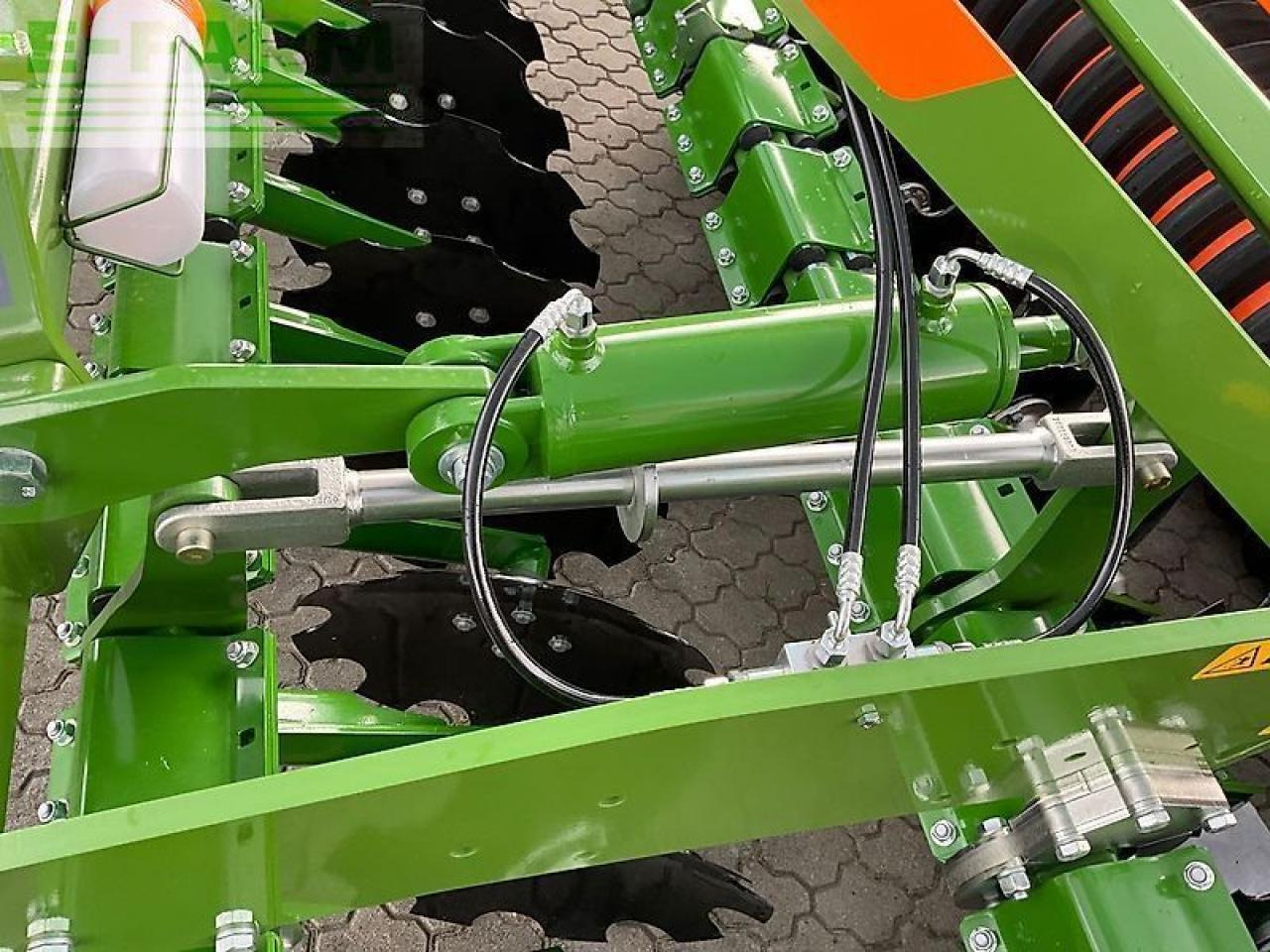 Amazone catros+ 3003 - Ситнач со дискови: слика 5 Amazone catros+ 3003 - Ситнач со дискови: слика 5