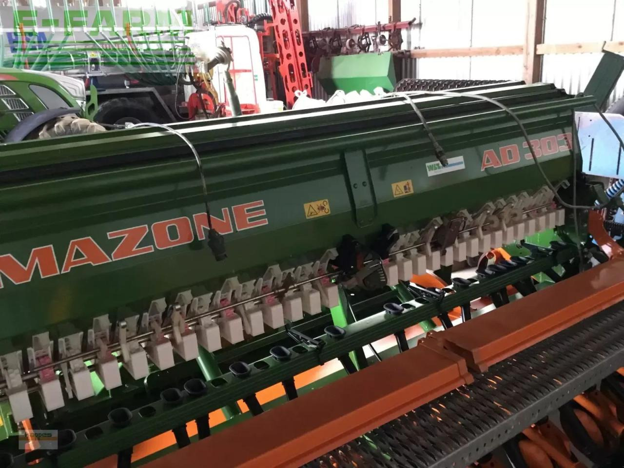 Amazone kg303 +ad303 - Комбајнска семенска дупчалка: слика 3 Amazone kg303 +ad303 - Комбајнска семенска дупчалка: слика 3