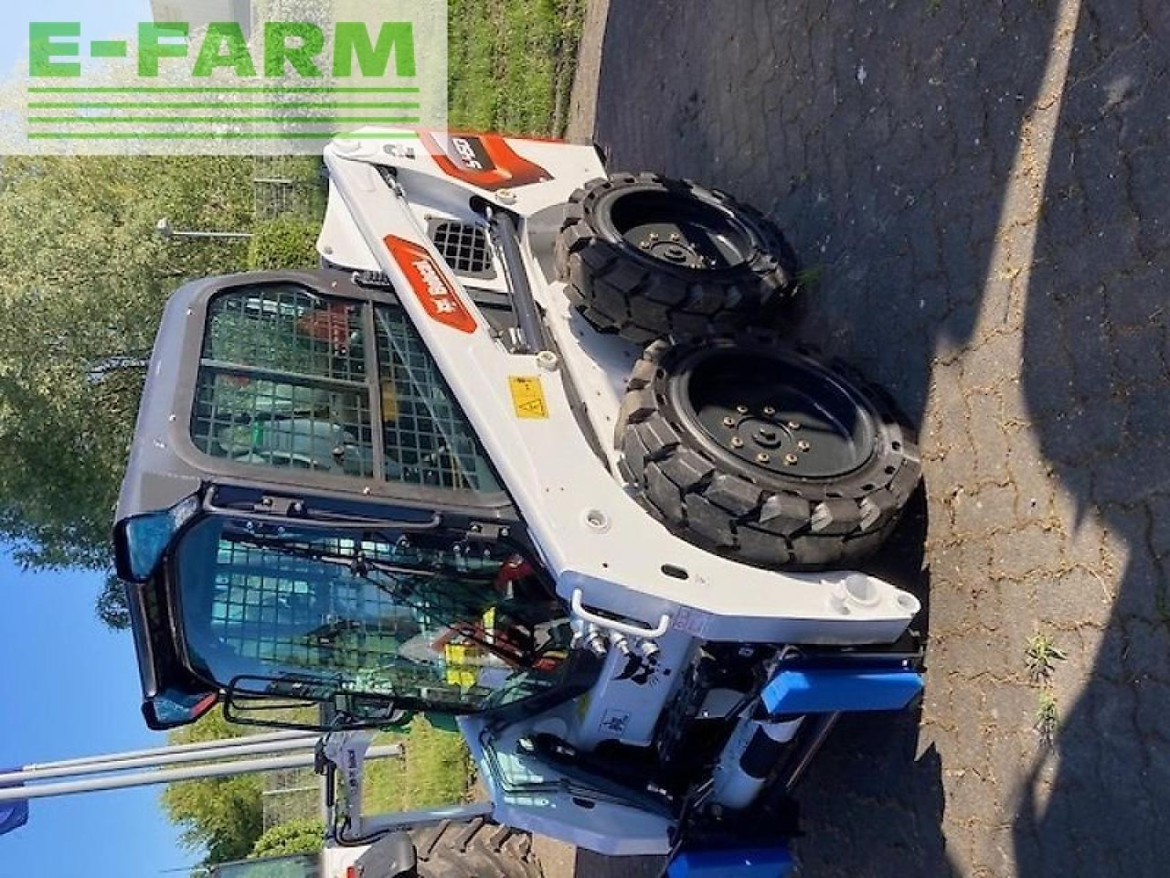 Bobcat s450 - Мини багер: слика 1 Bobcat s450 - Мини багер: слика 1