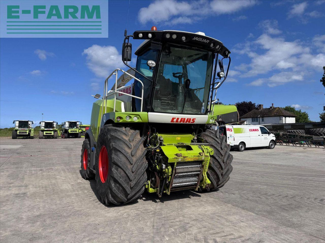 CLAAS JAGUAR 950 4WD - Комбајн за сточна храна: слика 1 CLAAS JAGUAR 950 4WD - Комбајн за сточна храна: слика 1