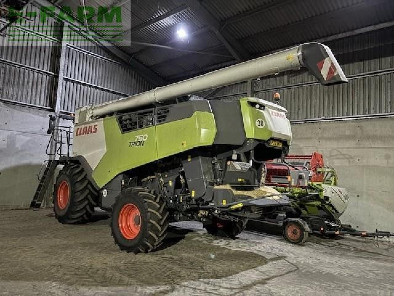 CLAAS TRION 750 - Комбајн: слика 1 CLAAS TRION 750 - Комбајн: слика 1