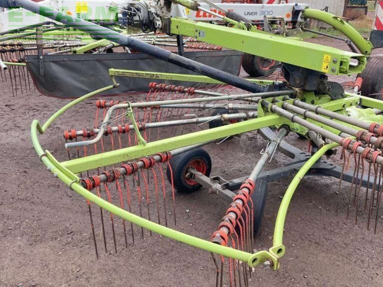 CLAAS USED LINER 3100 - Превртувач и гребло: слика 2 CLAAS USED LINER 3100 - Превртувач и гребло: слика 2