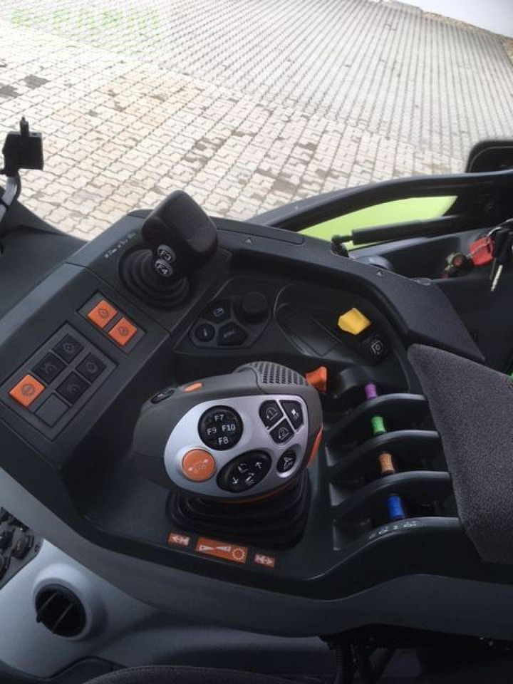 CLAAS arion 550 cmatic cebis CMATIC CEBIS - Трактор: слика 3 CLAAS arion 550 cmatic cebis CMATIC CEBIS - Трактор: слика 3