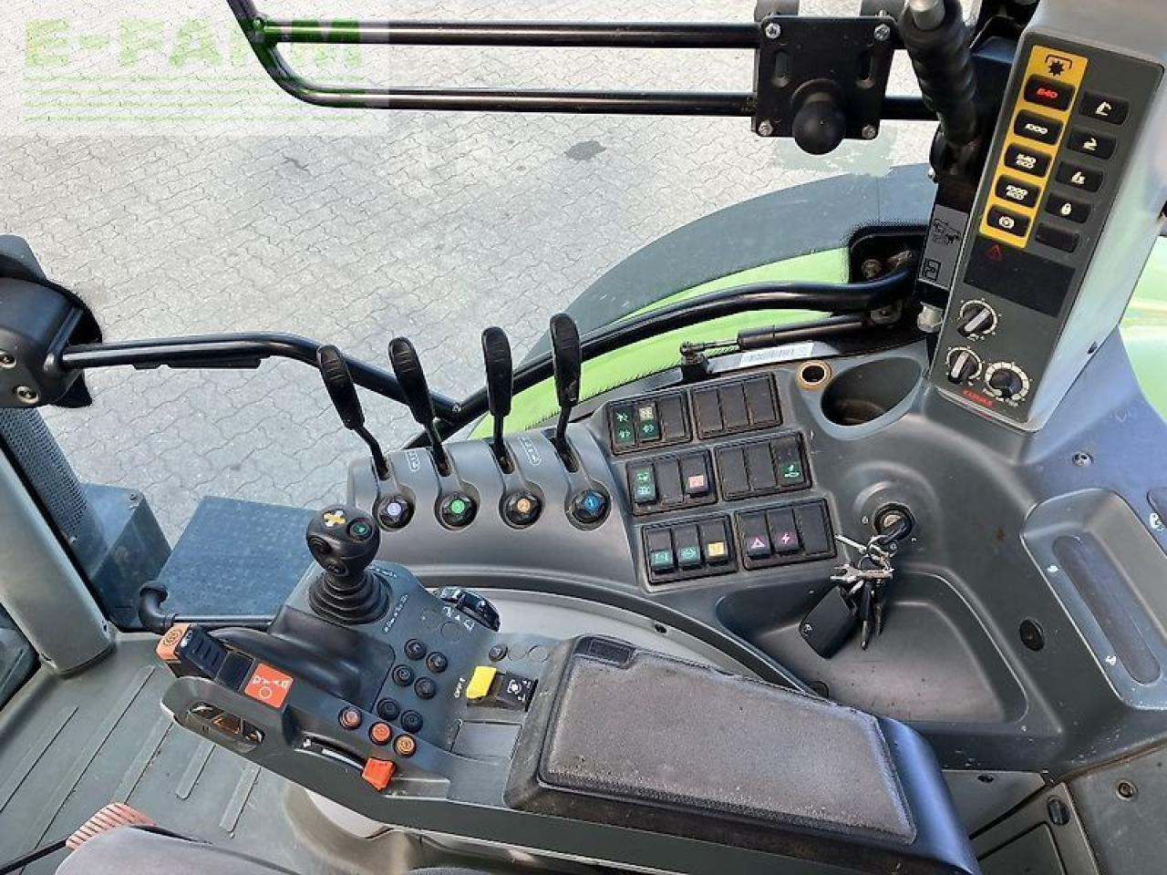 CLAAS arion 640 cis hexashift CIS - Трактор: слика 4 CLAAS arion 640 cis hexashift CIS - Трактор: слика 4