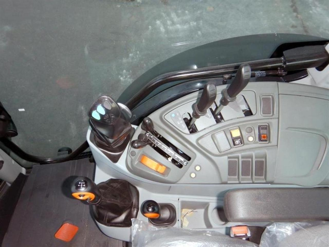 CLAAS atos 220 c - Трактор: слика 5 CLAAS atos 220 c - Трактор: слика 5