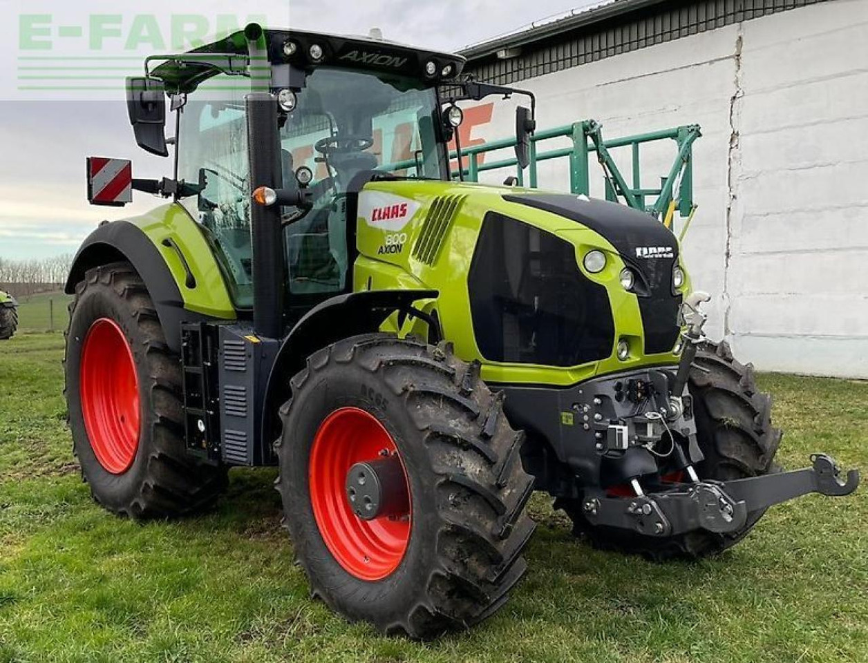 CLAAS axion 800 - Трактор: слика 1 CLAAS axion 800 - Трактор: слика 1