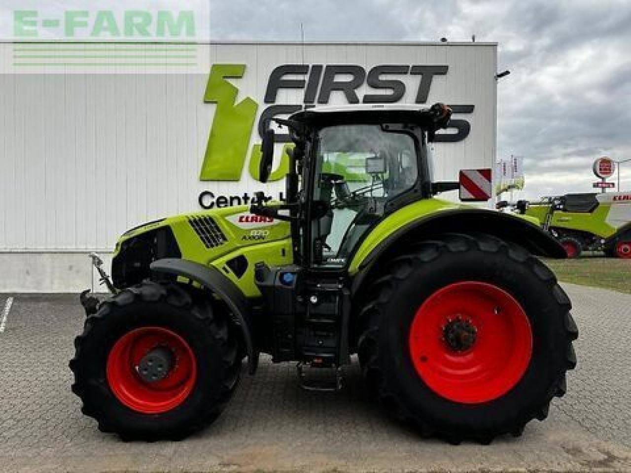 CLAAS axion 870 - Трактор: слика 2 CLAAS axion 870 - Трактор: слика 2
