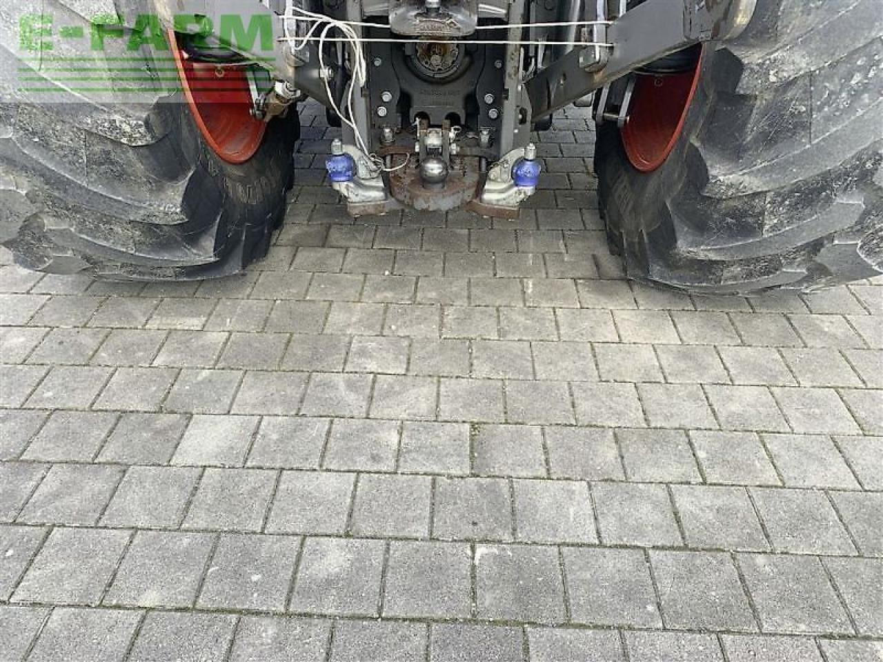 CLAAS axion 870 cmatic cebis CMATIC CEBIS - Трактор: слика 5 CLAAS axion 870 cmatic cebis CMATIC CEBIS - Трактор: слика 5