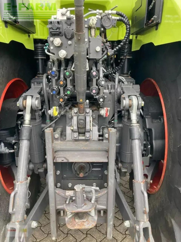 CLAAS axion 950 cmatic - Трактор: слика 4 CLAAS axion 950 cmatic - Трактор: слика 4