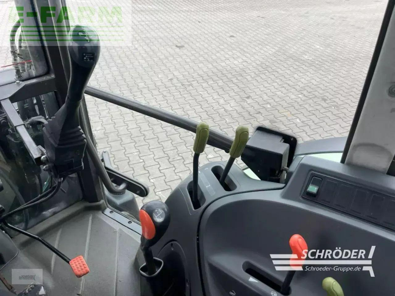 Трактор CLAAS celtis 426: слика 19