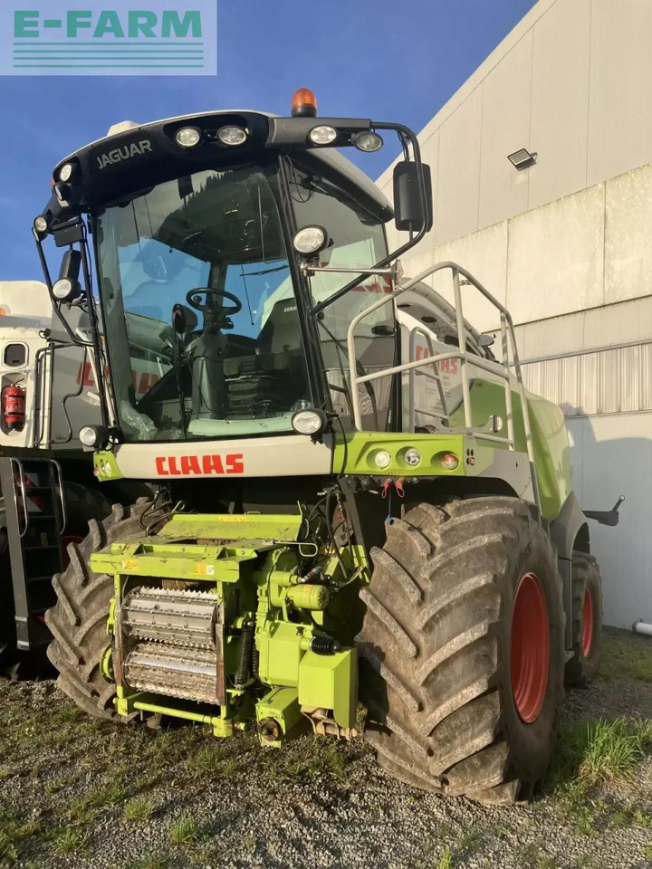 CLAAS ensileuse claas jaguar t4f - Комбајн за сточна храна: слика 1 CLAAS ensileuse claas jaguar t4f - Комбајн за сточна храна: слика 1