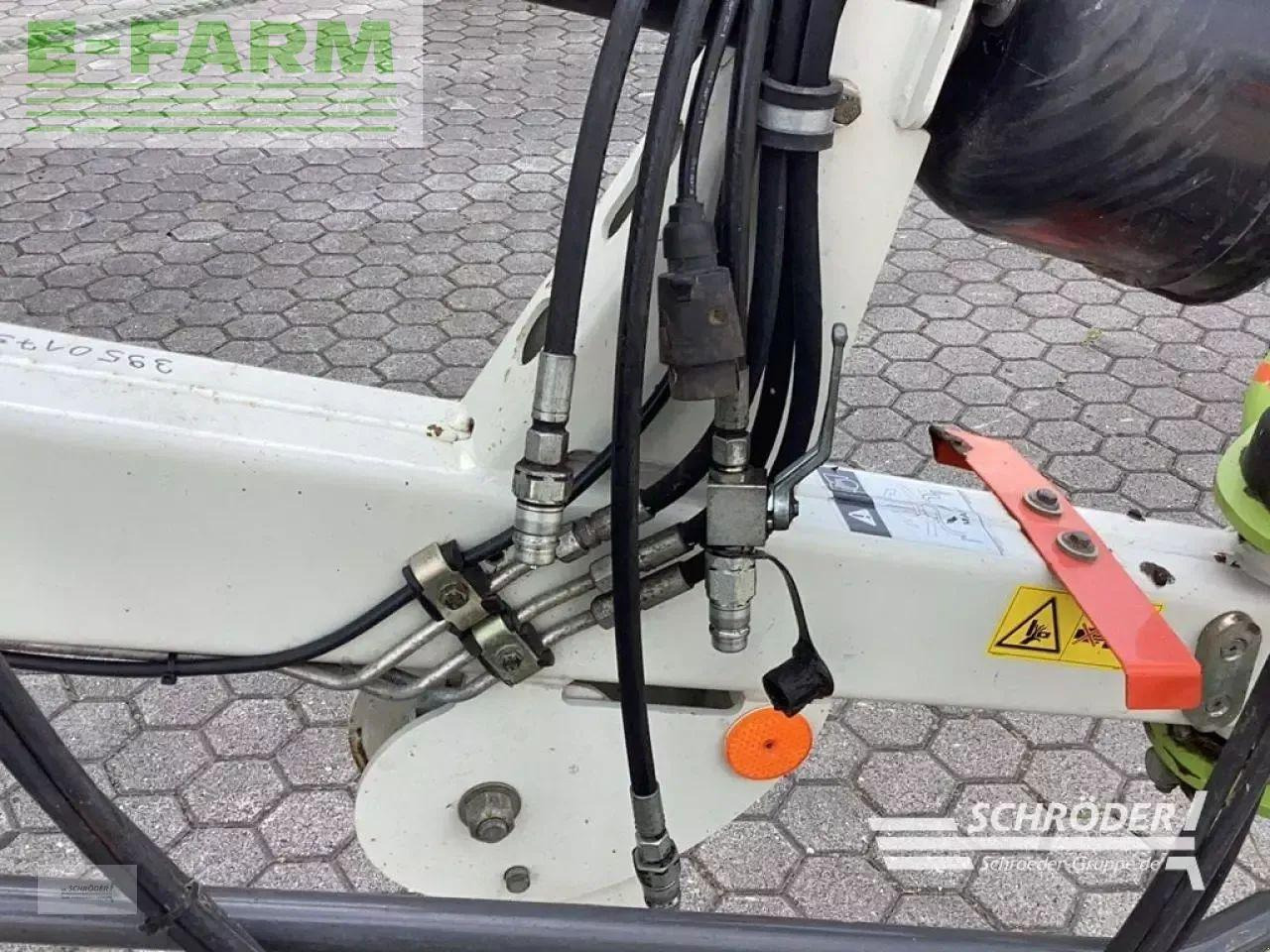 CLAAS liner 2800 - Превртувач и гребло: слика 2 CLAAS liner 2800 - Превртувач и гребло: слика 2