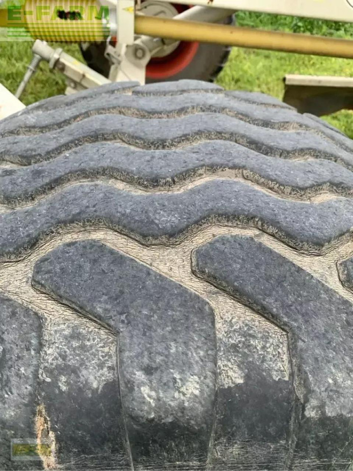 CLAAS liner 3000 - Превртувач и гребло: слика 3 CLAAS liner 3000 - Превртувач и гребло: слика 3