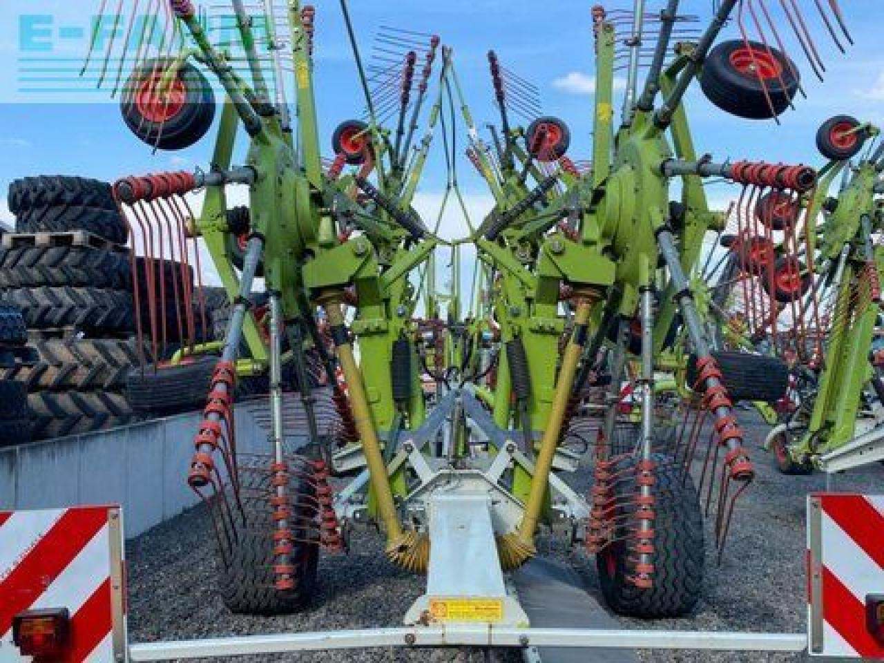 CLAAS liner 3000 - Превртувач и гребло: слика 4 CLAAS liner 3000 - Превртувач и гребло: слика 4