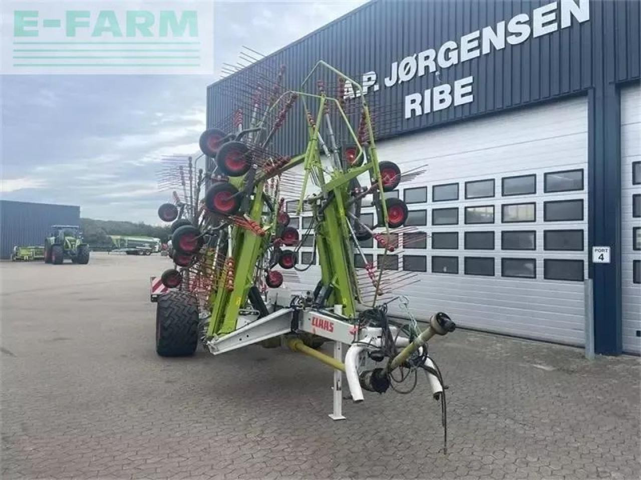 CLAAS liner 3600 - Превртувач и гребло: слика 5 CLAAS liner 3600 - Превртувач и гребло: слика 5