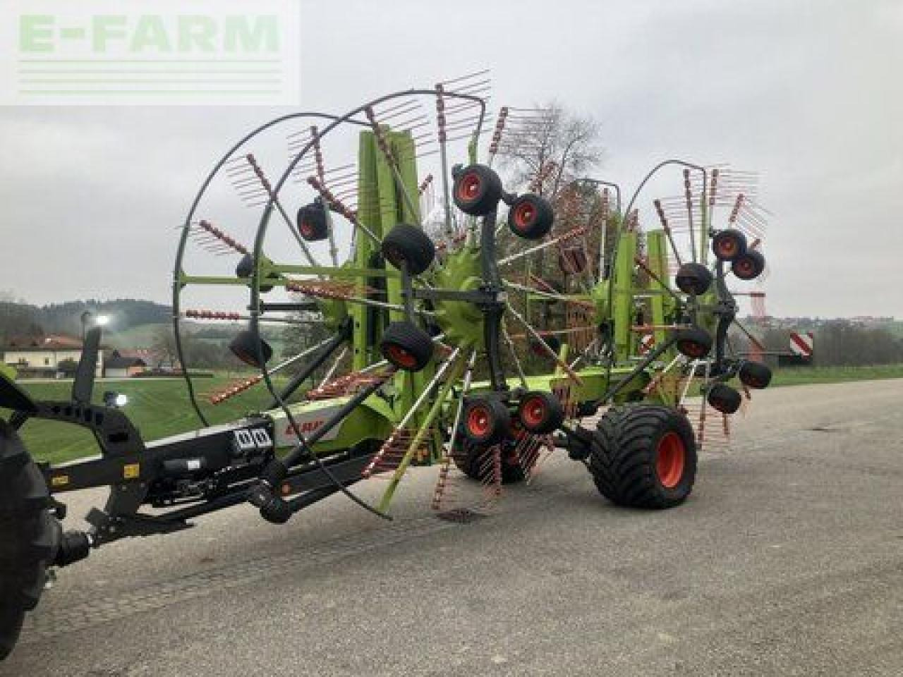 CLAAS liner 4900 business - Превртувач и гребло: слика 1 CLAAS liner 4900 business - Превртувач и гребло: слика 1