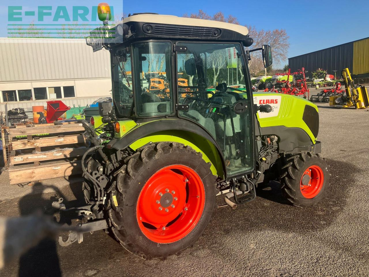 CLAAS nexos 220 ve cabine 4rm VE - Трактор: слика 2 CLAAS nexos 220 ve cabine 4rm VE - Трактор: слика 2