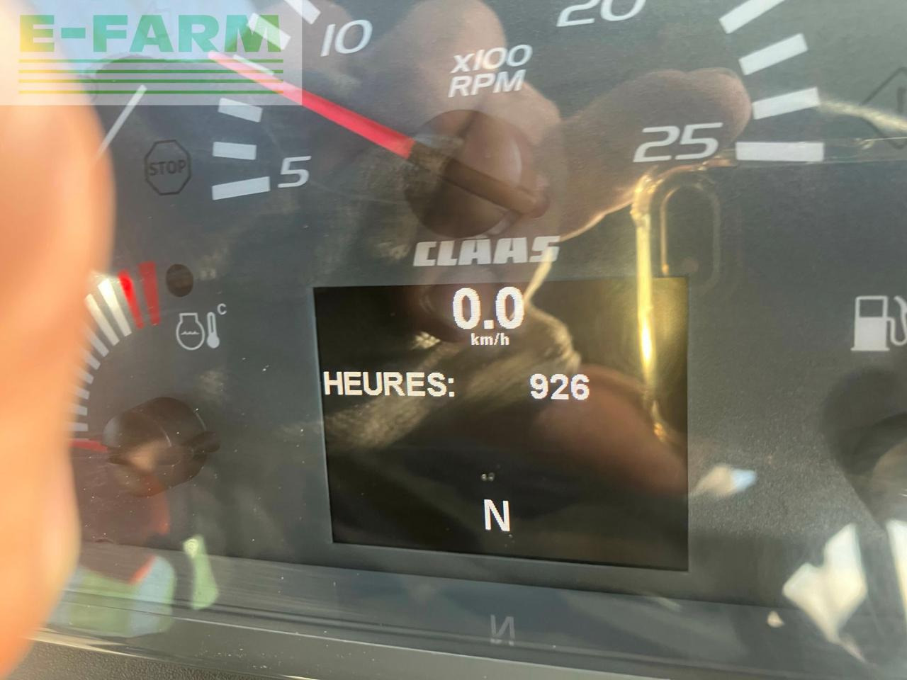 CLAAS nexos 220 ve cabine 4rm VE - Трактор: слика 4 CLAAS nexos 220 ve cabine 4rm VE - Трактор: слика 4