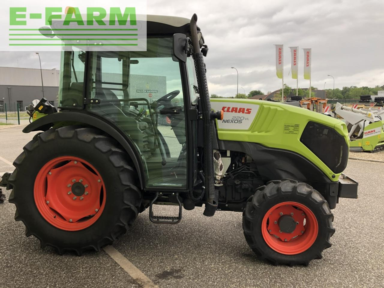 CLAAS nexos 220 vl - Трактор: слика 4 CLAAS nexos 220 vl - Трактор: слика 4