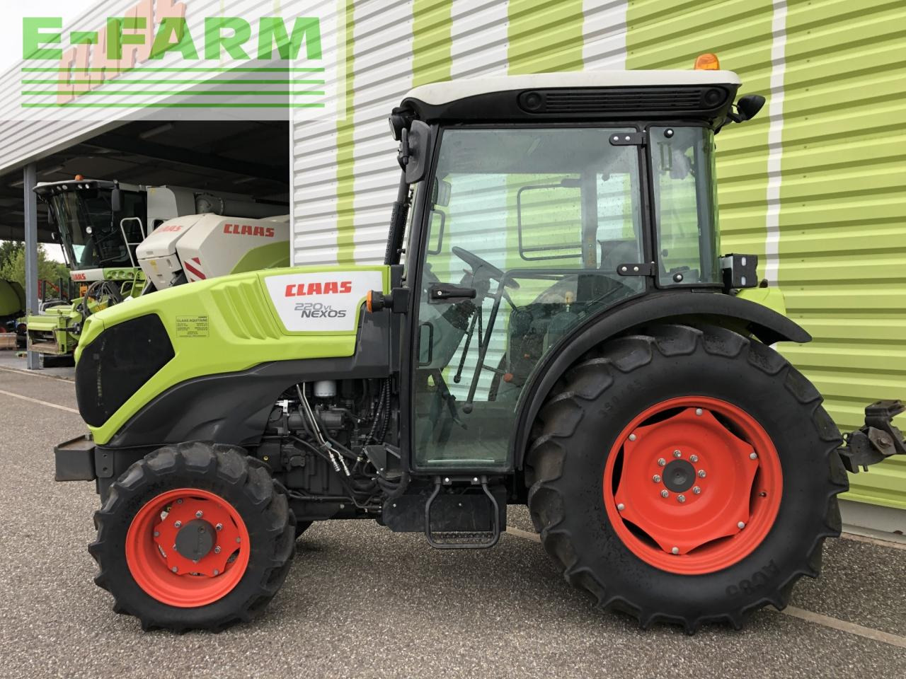 CLAAS nexos 220 vl - Трактор: слика 2 CLAAS nexos 220 vl - Трактор: слика 2