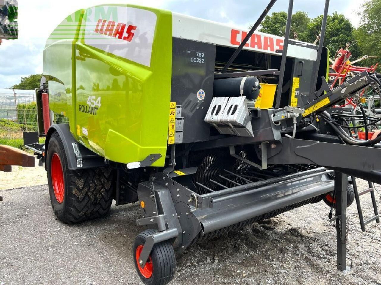 CLAAS rollant 454 rc pro uniwrap - Балирка за квадратни бали: слика 2 CLAAS rollant 454 rc pro uniwrap - Балирка за квадратни бали: слика 2