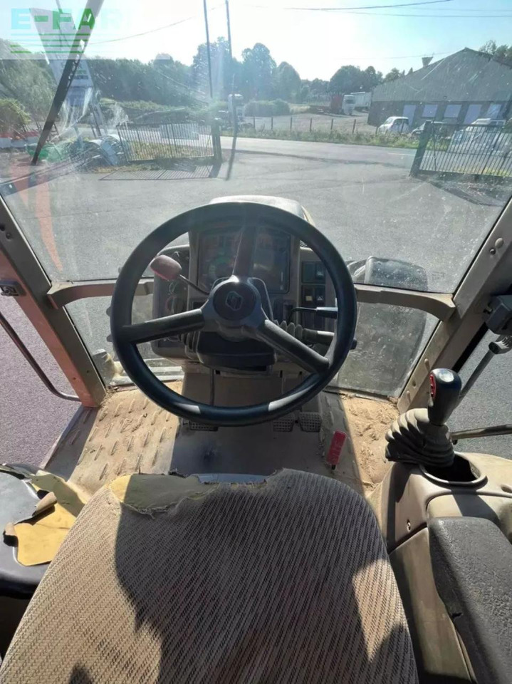 CLAAS tracteur agricole ares 656 rz claas RZ - Трактор: слика 2 CLAAS tracteur agricole ares 656 rz claas RZ - Трактор: слика 2