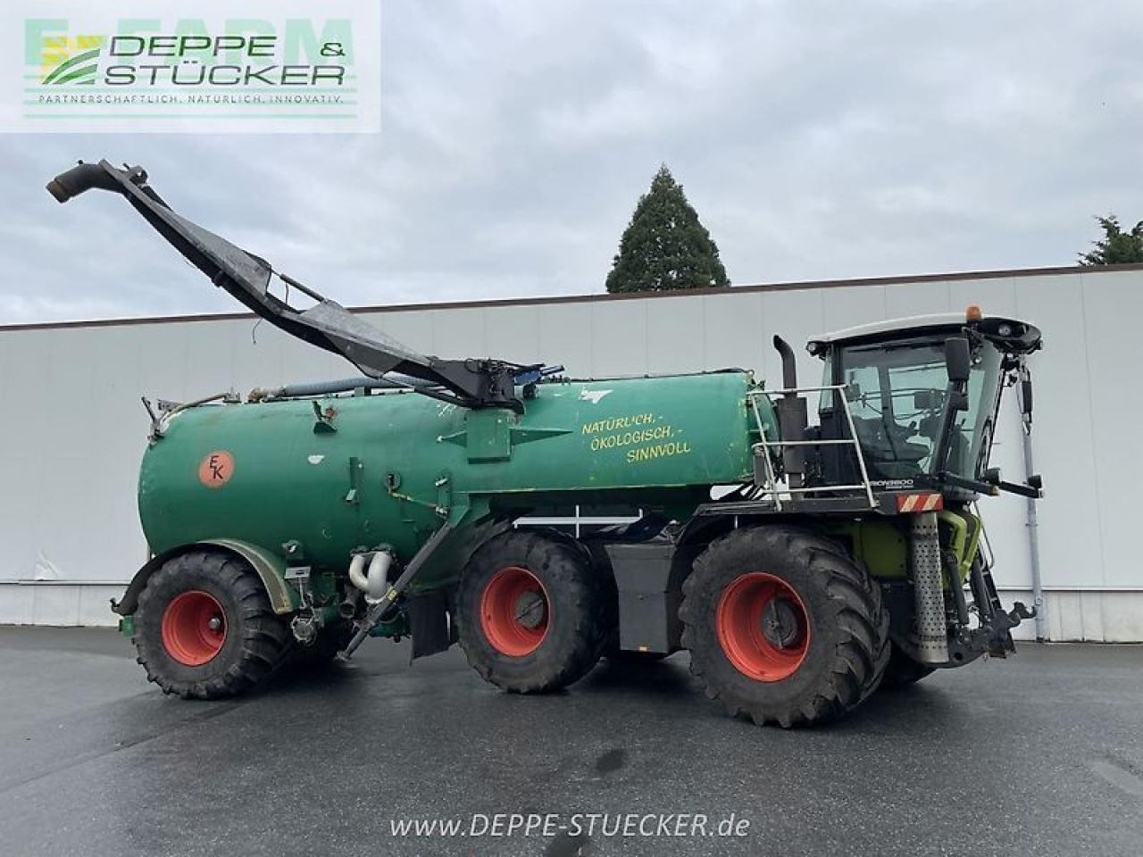 CLAAS xerion 3800 saddle trac SADDLE TRAC - Трактор: слика 1 CLAAS xerion 3800 saddle trac SADDLE TRAC - Трактор: слика 1