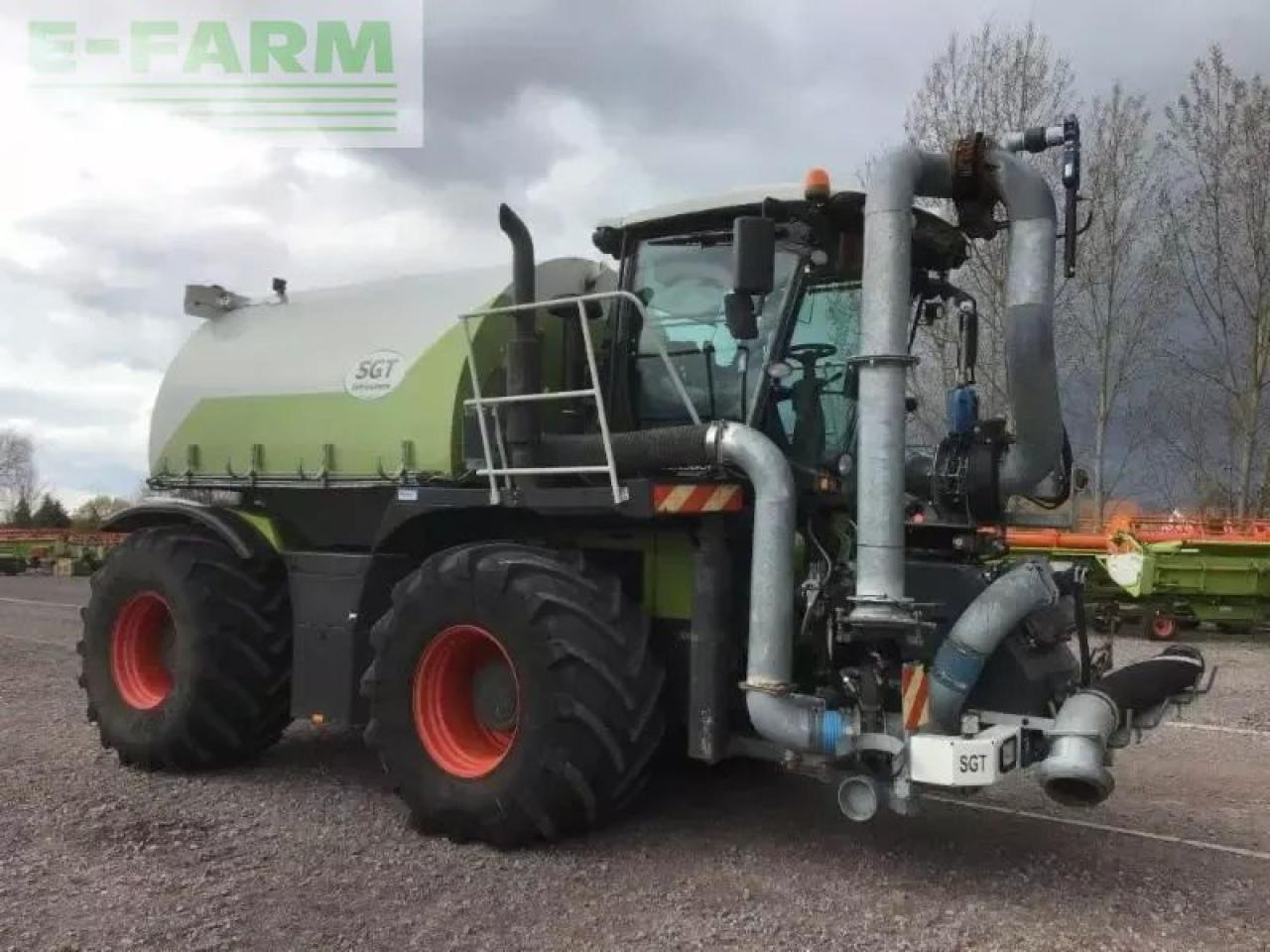 CLAAS xerion 3800 saddle trac SADDLE TRAC - Трактор: слика 3 CLAAS xerion 3800 saddle trac SADDLE TRAC - Трактор: слика 3