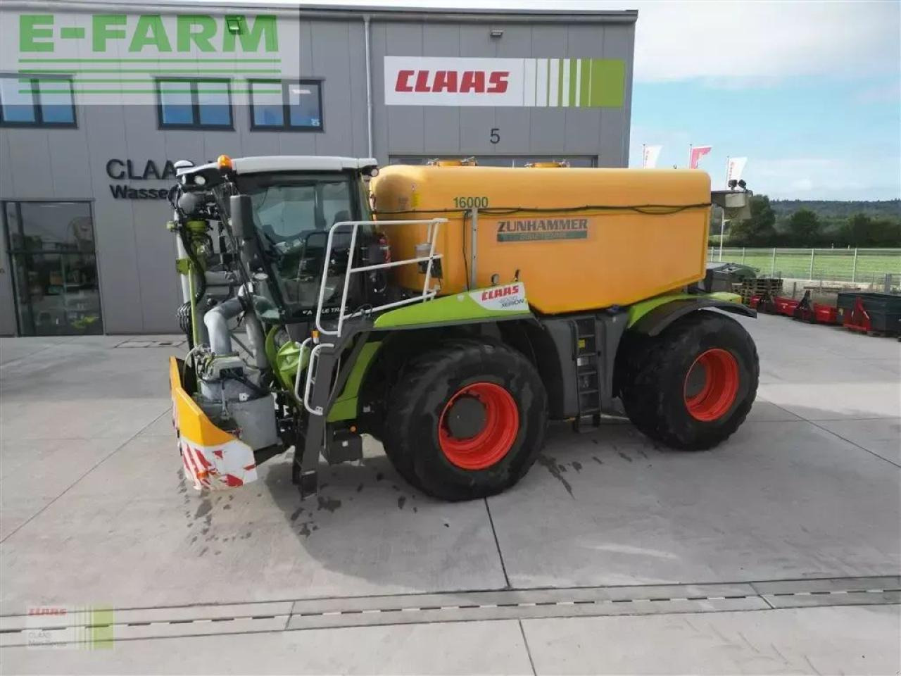 CLAAS xerion 4000 saddle trac SADDLE TRAC - Самооден распрскувач: слика 2 CLAAS xerion 4000 saddle trac SADDLE TRAC - Самооден распрскувач: слика 2