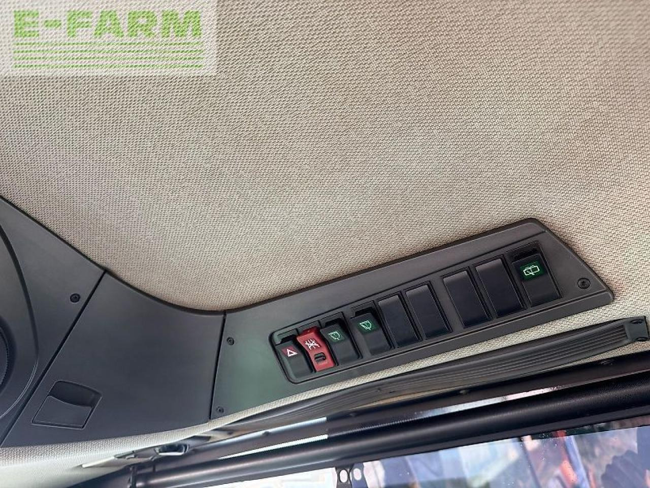 CLAAS xerion 5000 trac vc TRAC VC - Трактор: слика 3 CLAAS xerion 5000 trac vc TRAC VC - Трактор: слика 3