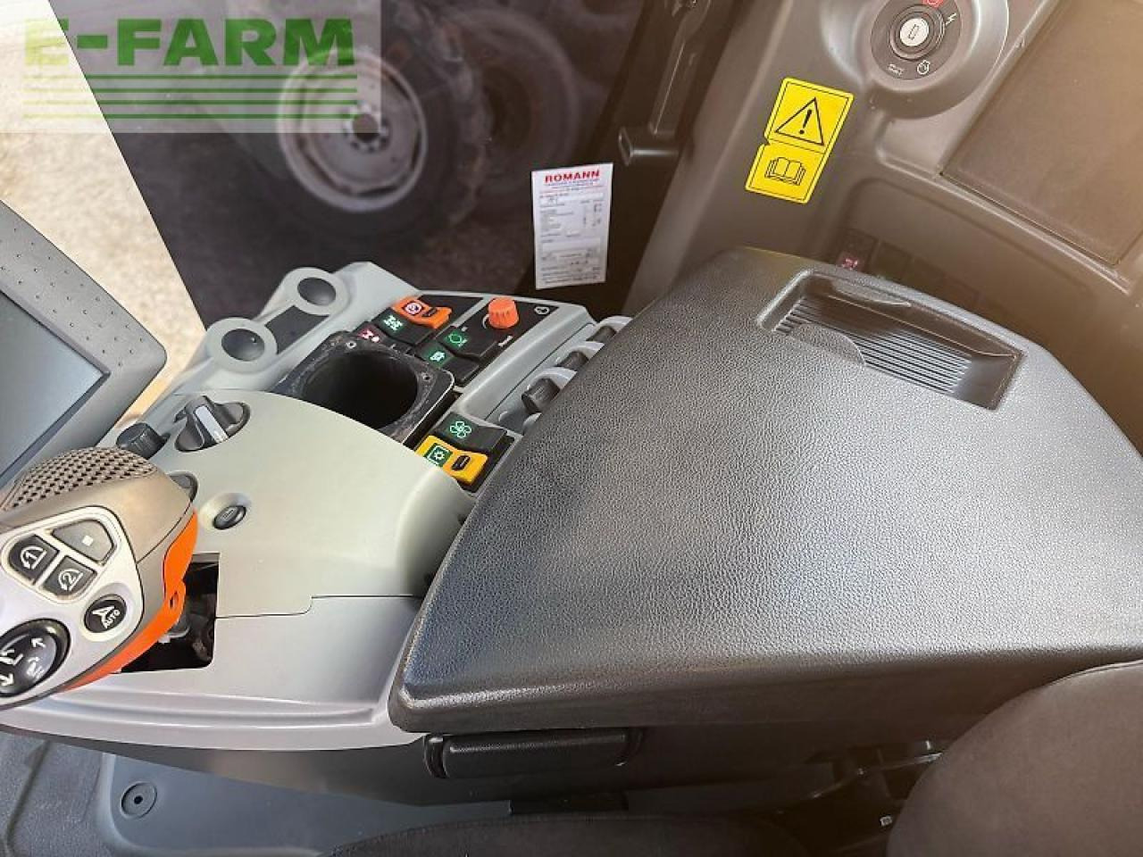 CLAAS xerion 5000 trac vc TRAC VC - Трактор: слика 2 CLAAS xerion 5000 trac vc TRAC VC - Трактор: слика 2