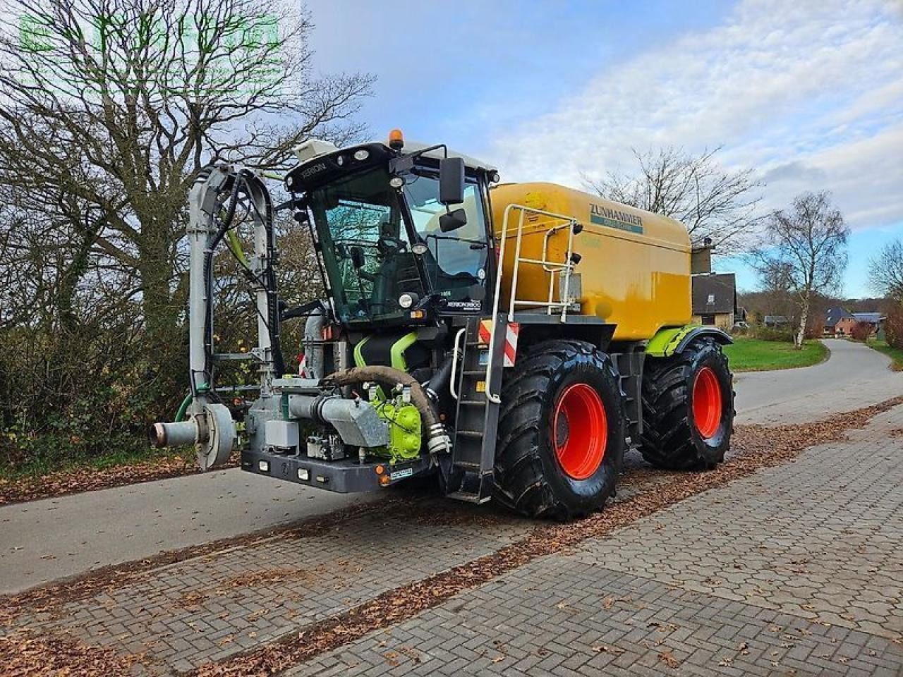 CLAAS xerion saddletrac 3800 "viele neuteile und reparaturen durchgeführt" - Самооден распрскувач: слика 1 CLAAS xerion saddletrac 3800 "viele neuteile und reparaturen durchgeführt" - Самооден распрскувач: слика 1