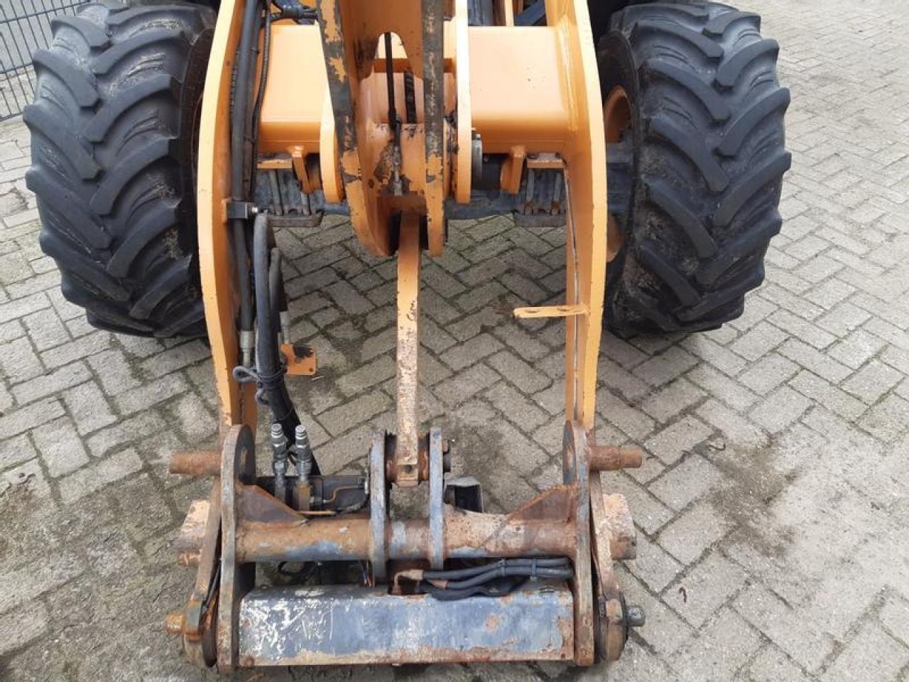 Case-IH 221 f - Натоварувач на тркала: слика 3 Case-IH 221 f - Натоварувач на тркала: слика 3