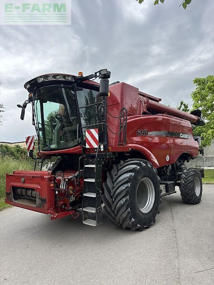 Case-IH axial-flow 6140 - Комбајн: слика 1 Case-IH axial-flow 6140 - Комбајн: слика 1